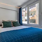 Apartman Downtown By Lovelystay *